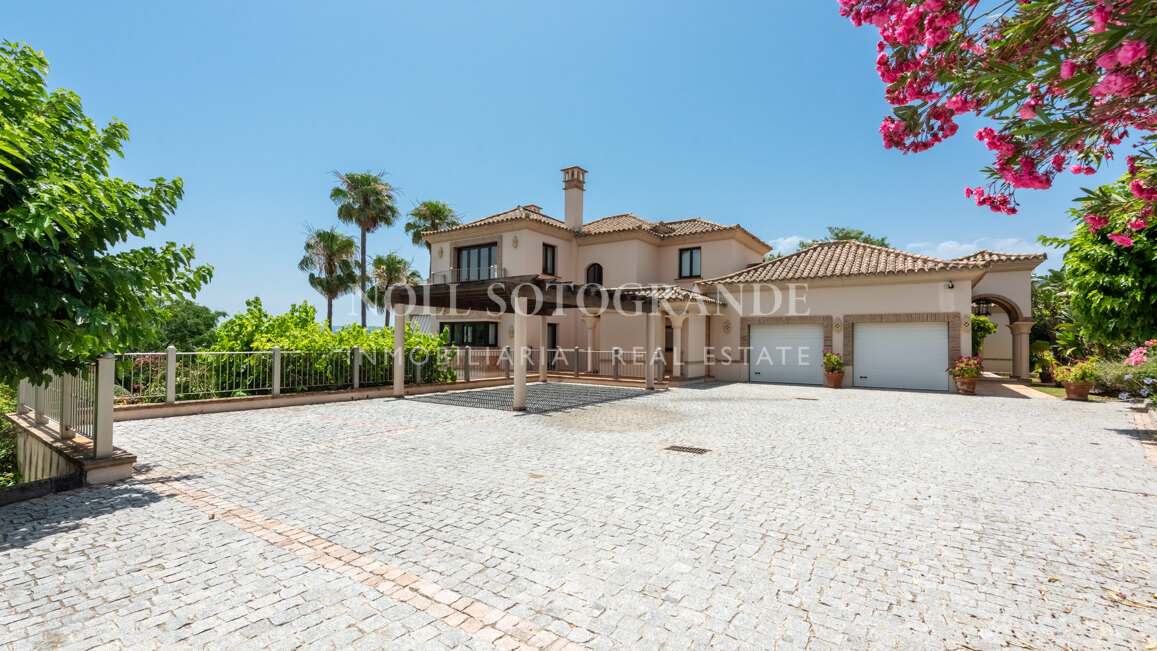Luxuriöse 5-Schlafzimmer-Villa mit Kino in La Reserva de Sotogrande