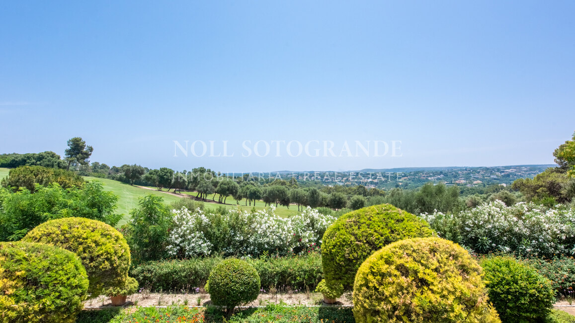 Luxuriöse 5-Schlafzimmer-Villa mit Kino in La Reserva de Sotogrande