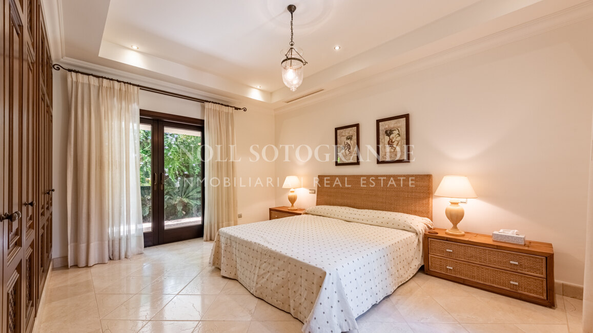 Luxuriöse 5-Schlafzimmer-Villa mit Kino in La Reserva de Sotogrande