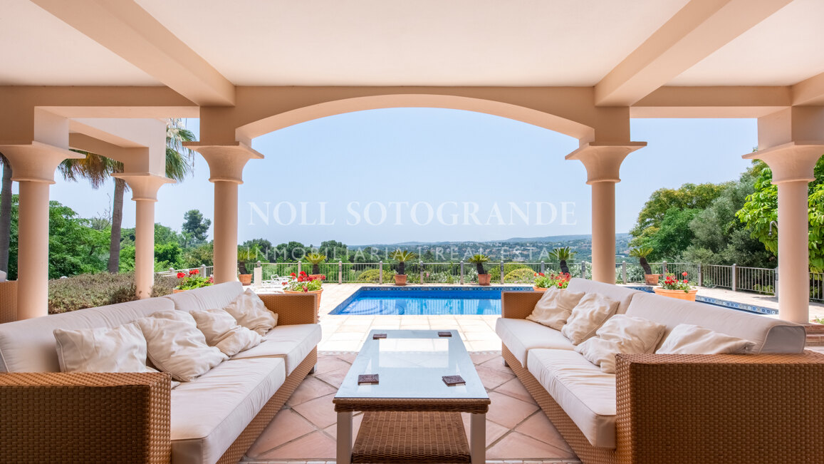 Luxuriöse 5-Schlafzimmer-Villa mit Kino in La Reserva de Sotogrande