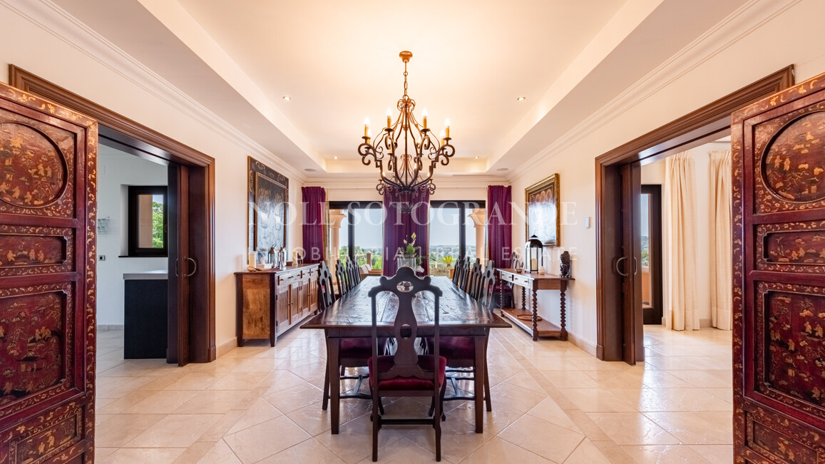 Luxuriöse 5-Schlafzimmer-Villa mit Kino in La Reserva de Sotogrande