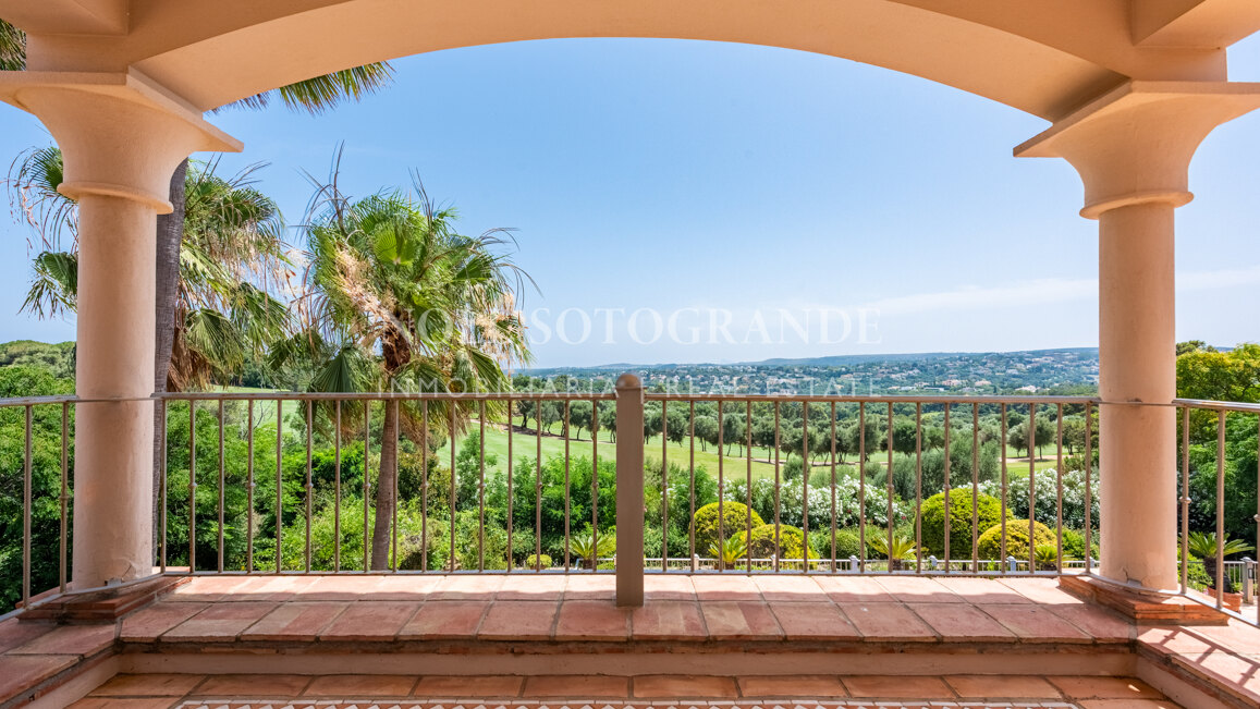 Luxuriöse 5-Schlafzimmer-Villa mit Kino in La Reserva de Sotogrande
