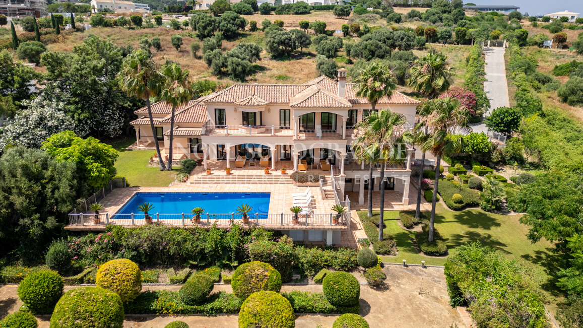 Luxuriöse 5-Schlafzimmer-Villa mit Kino in La Reserva de Sotogrande