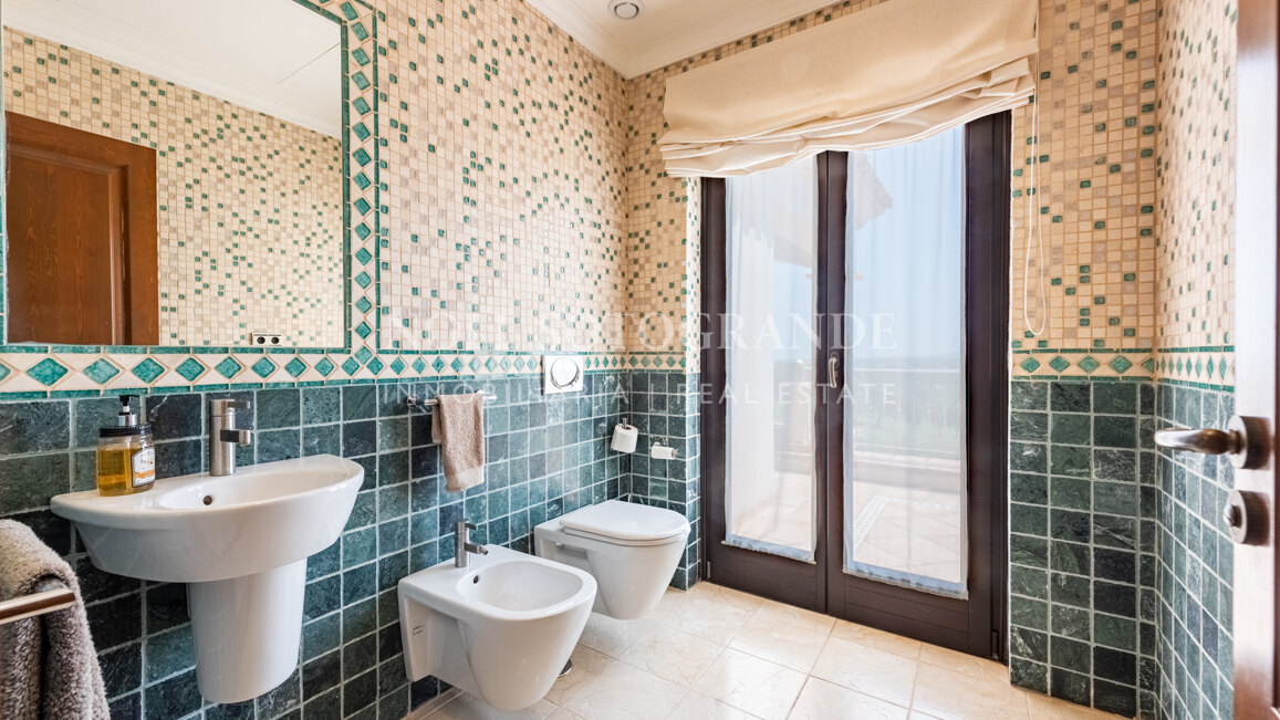 Luxuriöse 5-Schlafzimmer-Villa mit Kino in La Reserva de Sotogrande