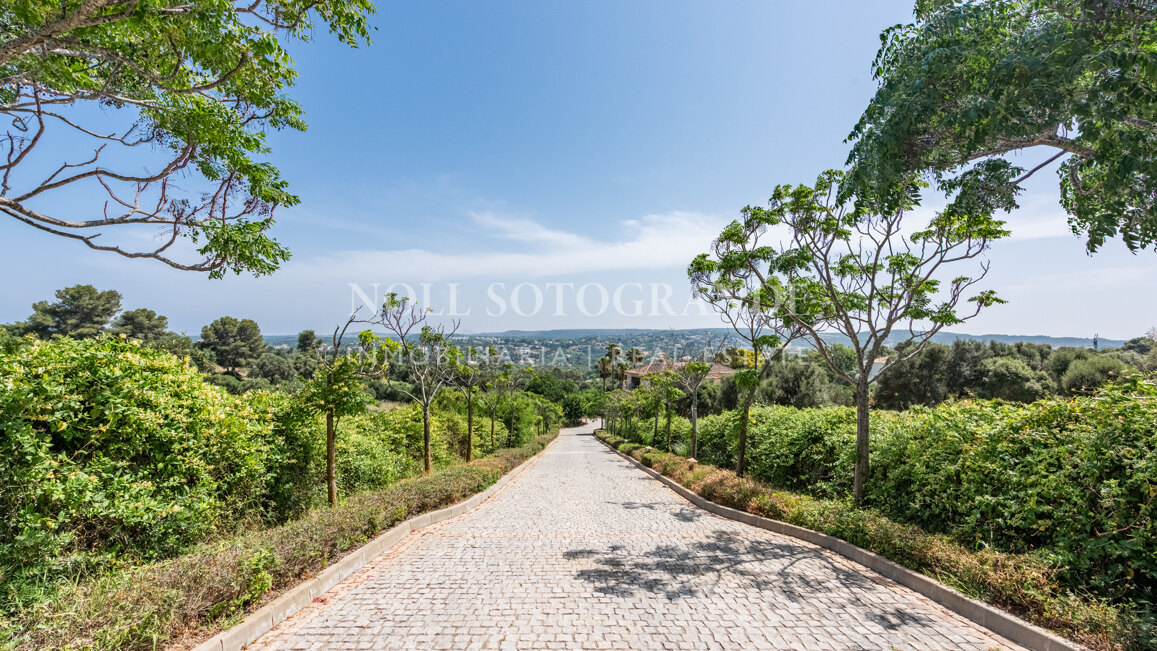 Luxuriöse 5-Schlafzimmer-Villa mit Kino in La Reserva de Sotogrande