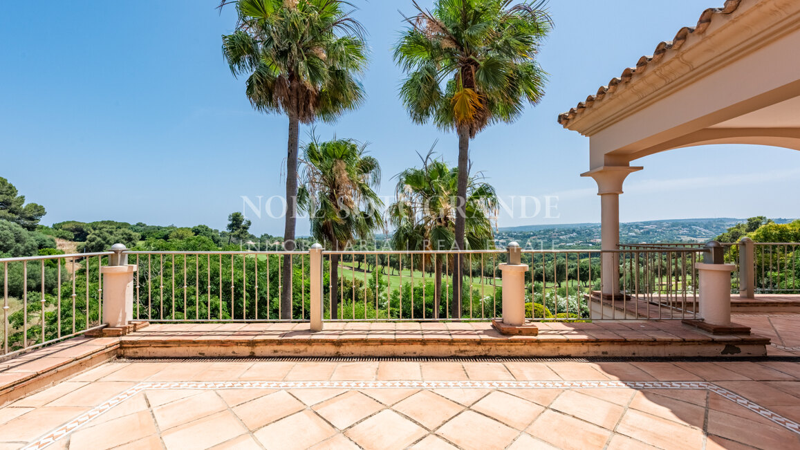 Luxuriöse 5-Schlafzimmer-Villa mit Kino in La Reserva de Sotogrande