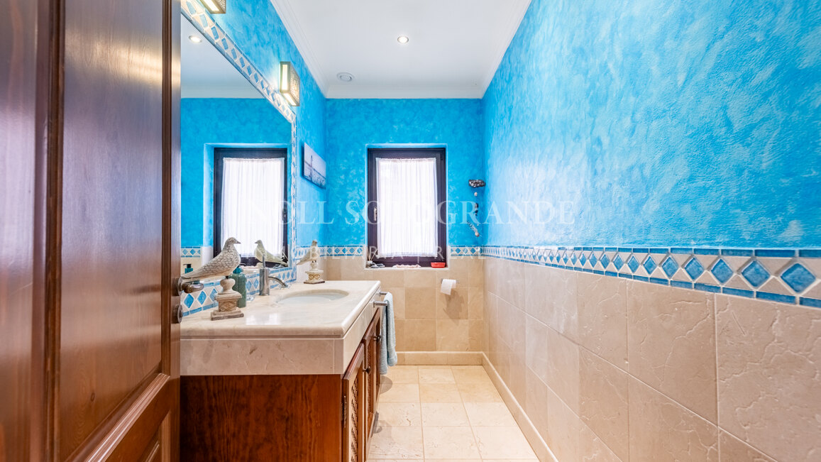 Luxuriöse 5-Schlafzimmer-Villa mit Kino in La Reserva de Sotogrande