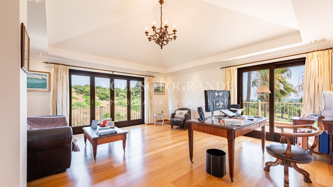 Luxuriöse 5-Schlafzimmer-Villa mit Kino in La Reserva de Sotogrande