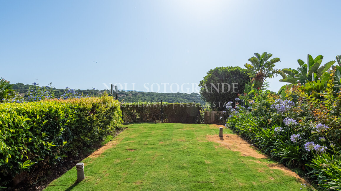 Elegantes Reihenhaus mit zwei Schlafzimmern in Cortijos de La Reserva