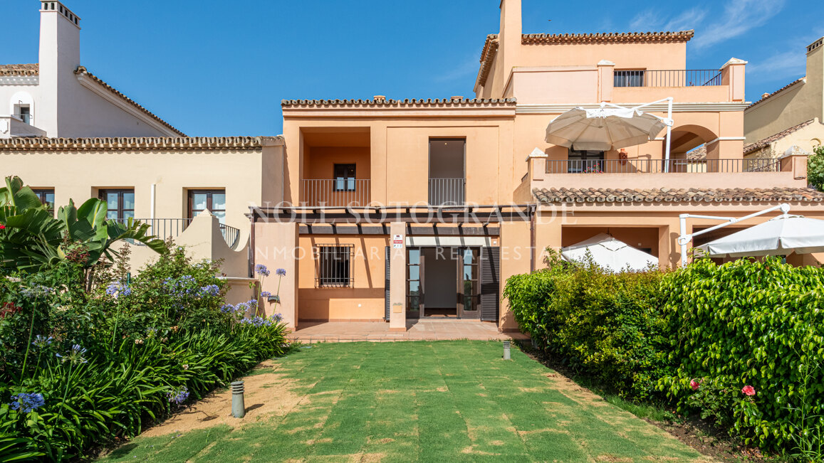 Elegantes Reihenhaus mit zwei Schlafzimmern in Cortijos de La Reserva