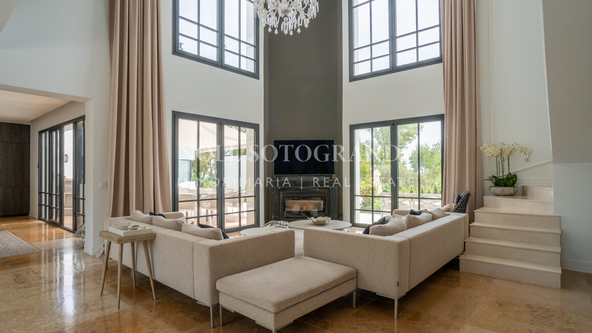 Villa Helio – Zeitgenössische Eleganz in La Reserva de Sotogrande