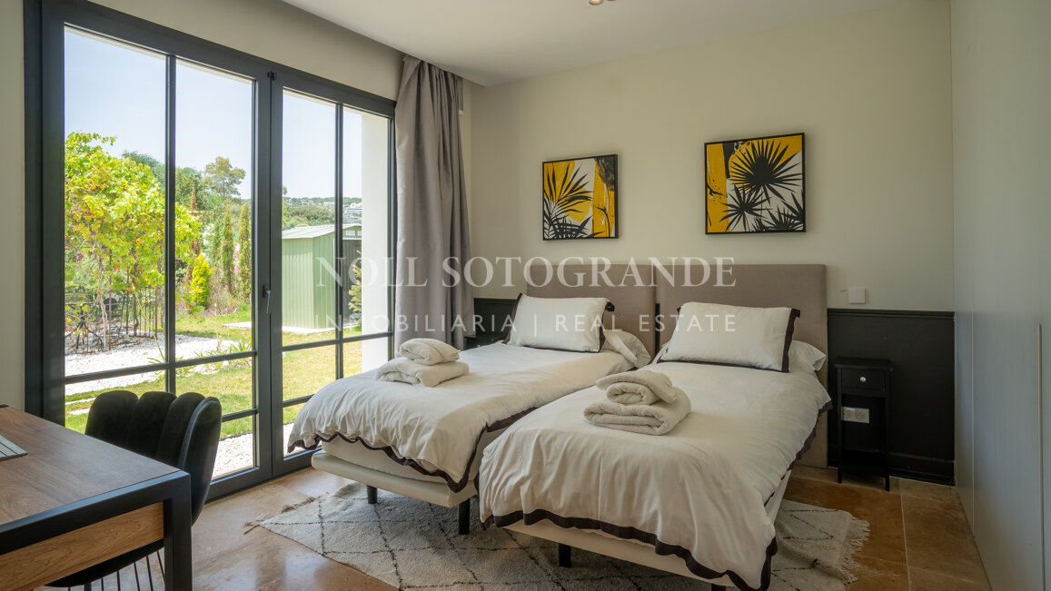 Villa Helio – Zeitgenössische Eleganz in La Reserva de Sotogrande