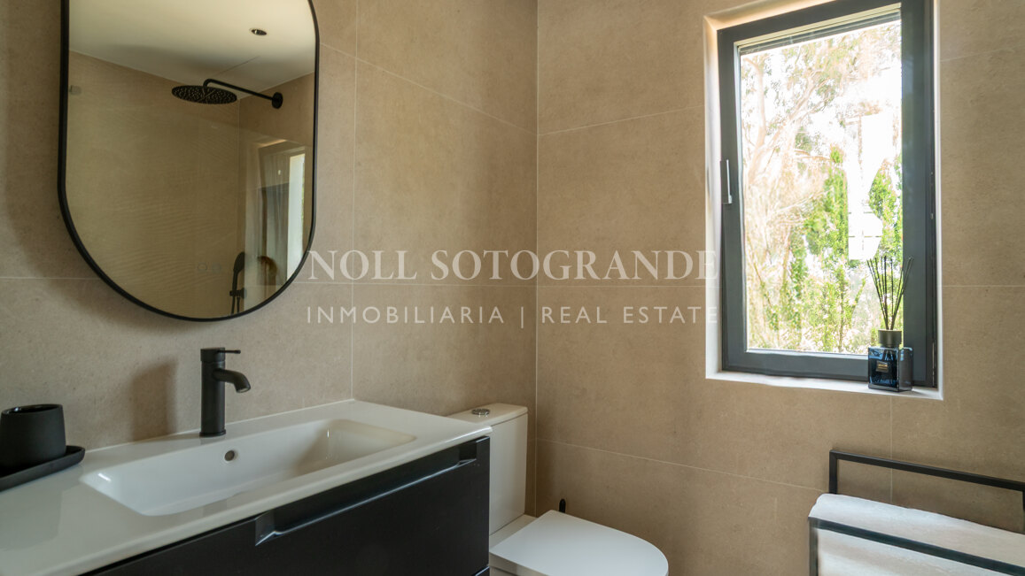 Villa Helio – Zeitgenössische Eleganz in La Reserva de Sotogrande