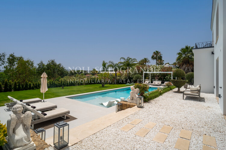 Villa Helio – Zeitgenössische Eleganz in La Reserva de Sotogrande
