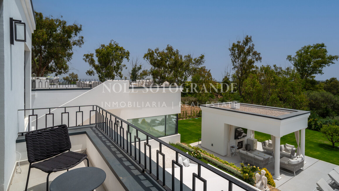 Villa Helio – Zeitgenössische Eleganz in La Reserva de Sotogrande