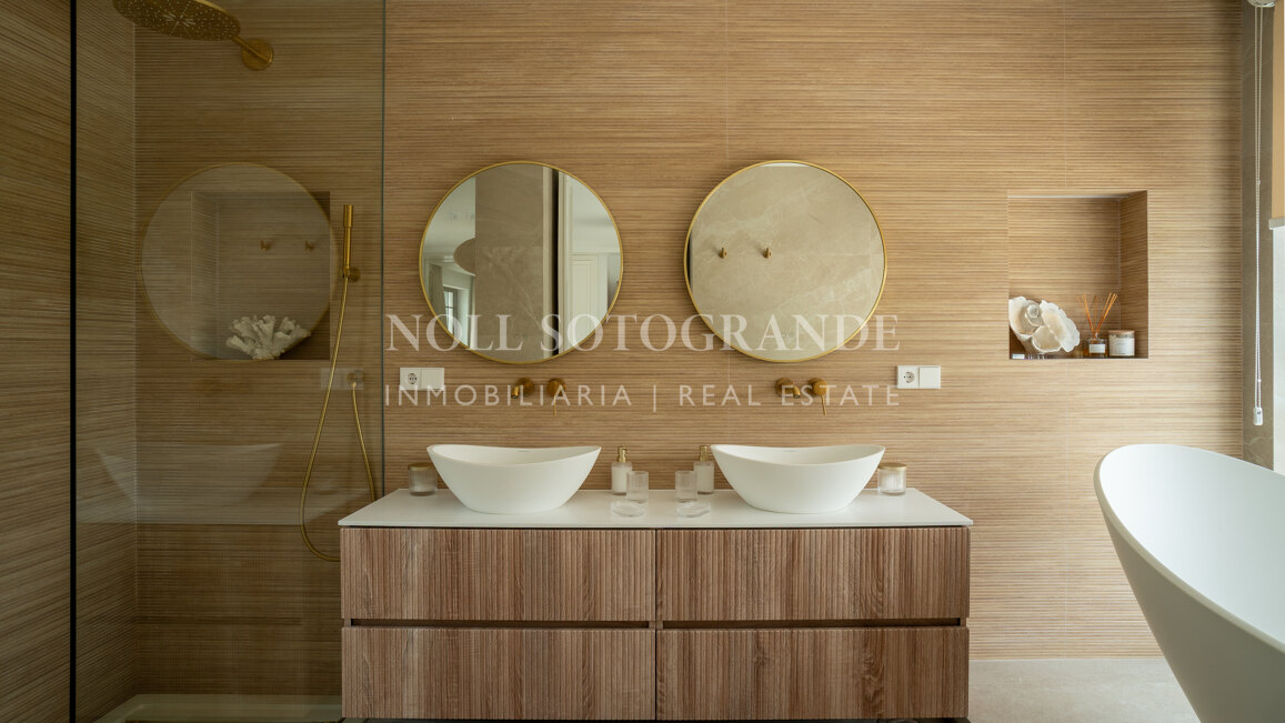 Villa Helio – Zeitgenössische Eleganz in La Reserva de Sotogrande