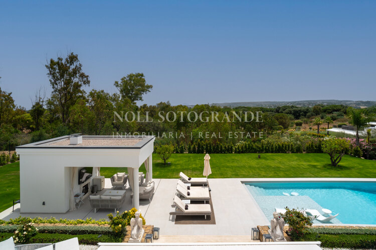 Villa Helio – Zeitgenössische Eleganz in La Reserva de Sotogrande