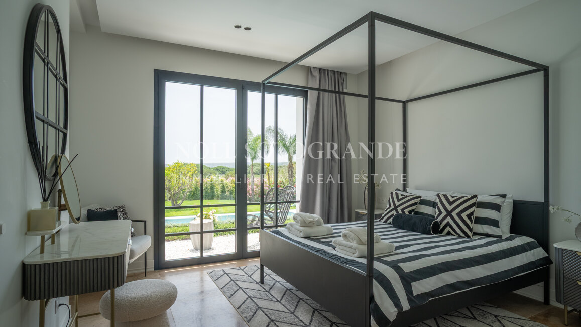 Villa Helio – Zeitgenössische Eleganz in La Reserva de Sotogrande