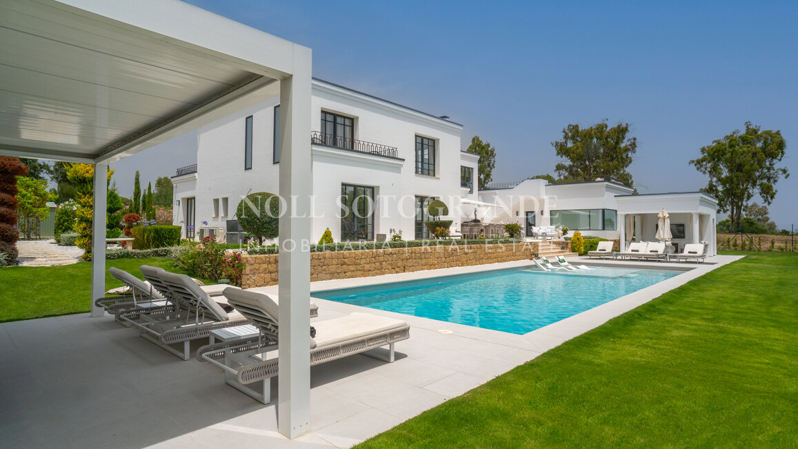 Villa Helio – Zeitgenössische Eleganz in La Reserva de Sotogrande