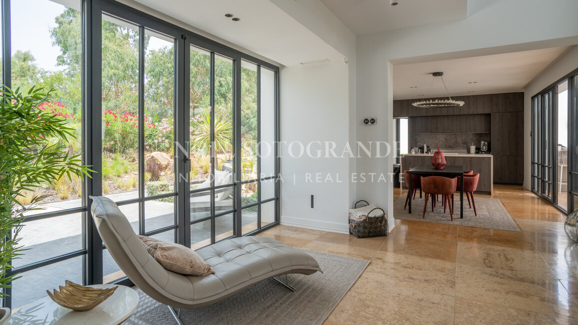 Villa Helio – Zeitgenössische Eleganz in La Reserva de Sotogrande