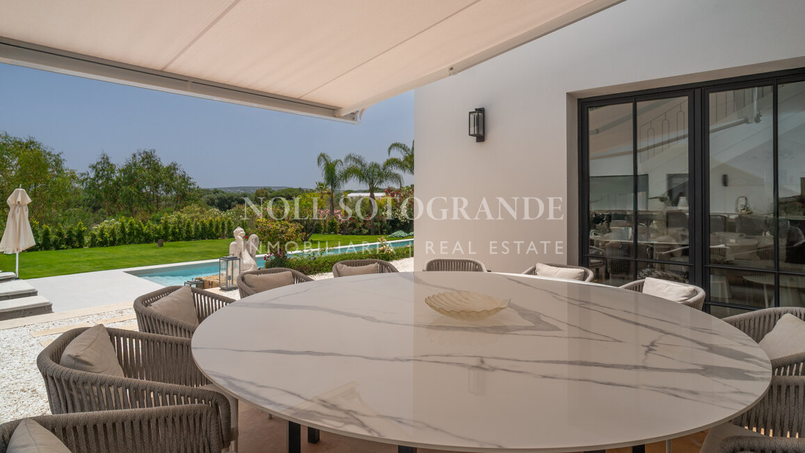 Villa Helio – Zeitgenössische Eleganz in La Reserva de Sotogrande