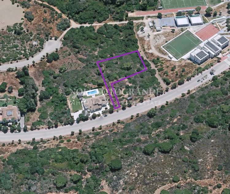 Plot for sale in La Reserva, Sotogrande