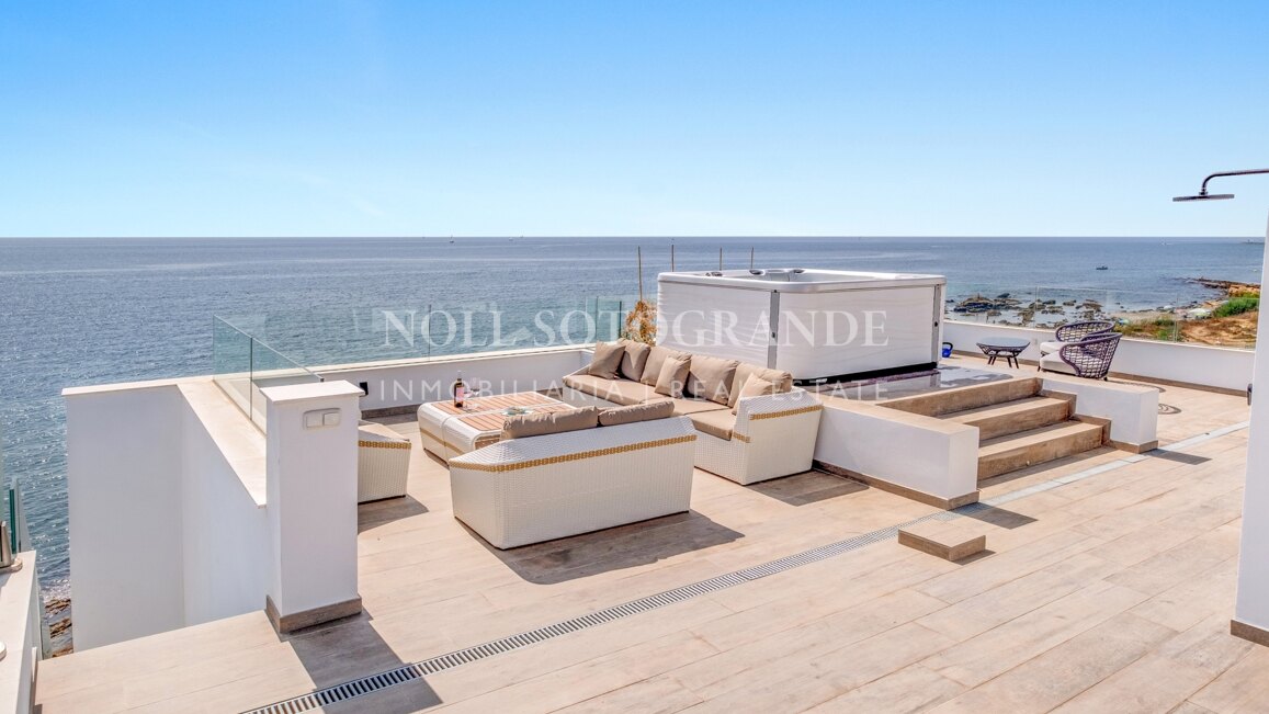 Spektakuläre Strandvilla zur Miete in Torreguadiaro, nahe Sotogrande