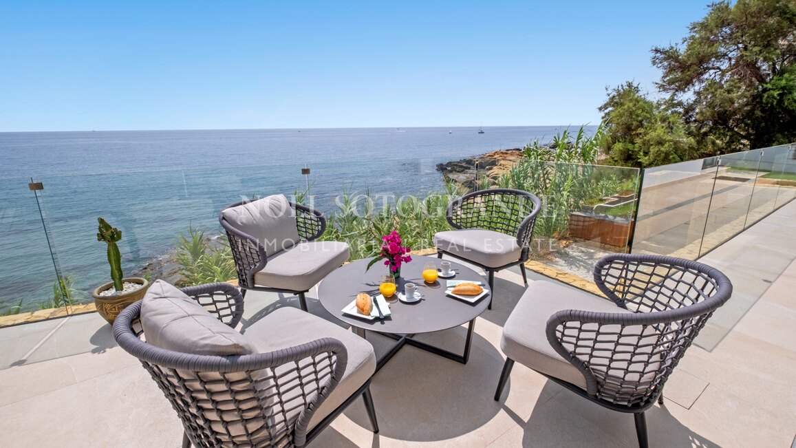 Spektakuläre Strandvilla zur Miete in Torreguadiaro, nahe Sotogrande