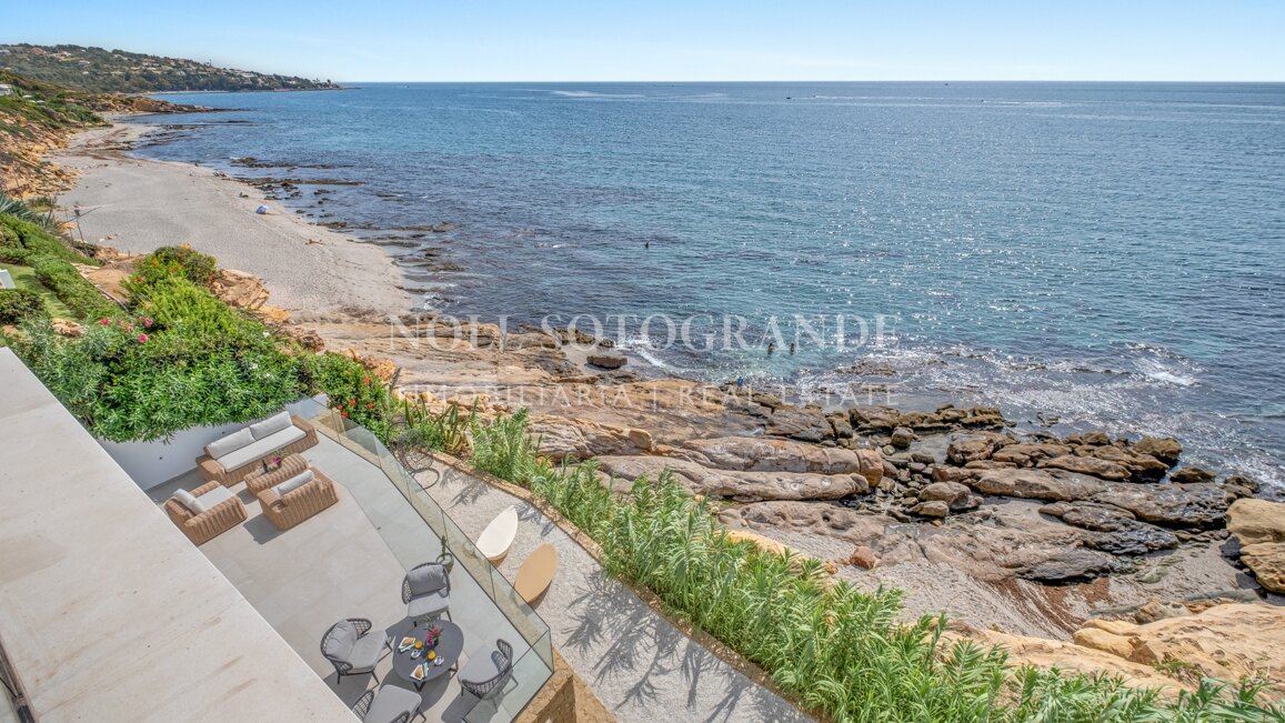 Spektakuläre Strandvilla zur Miete in Torreguadiaro, nahe Sotogrande