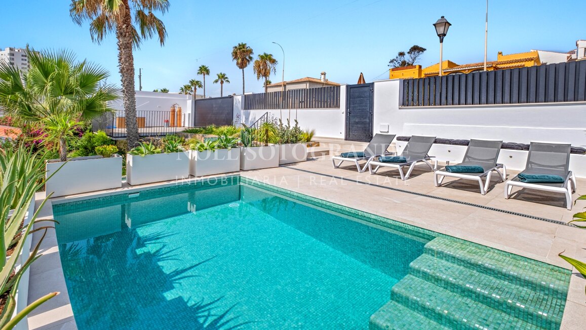 Spektakuläre Strandvilla zur Miete in Torreguadiaro, nahe Sotogrande