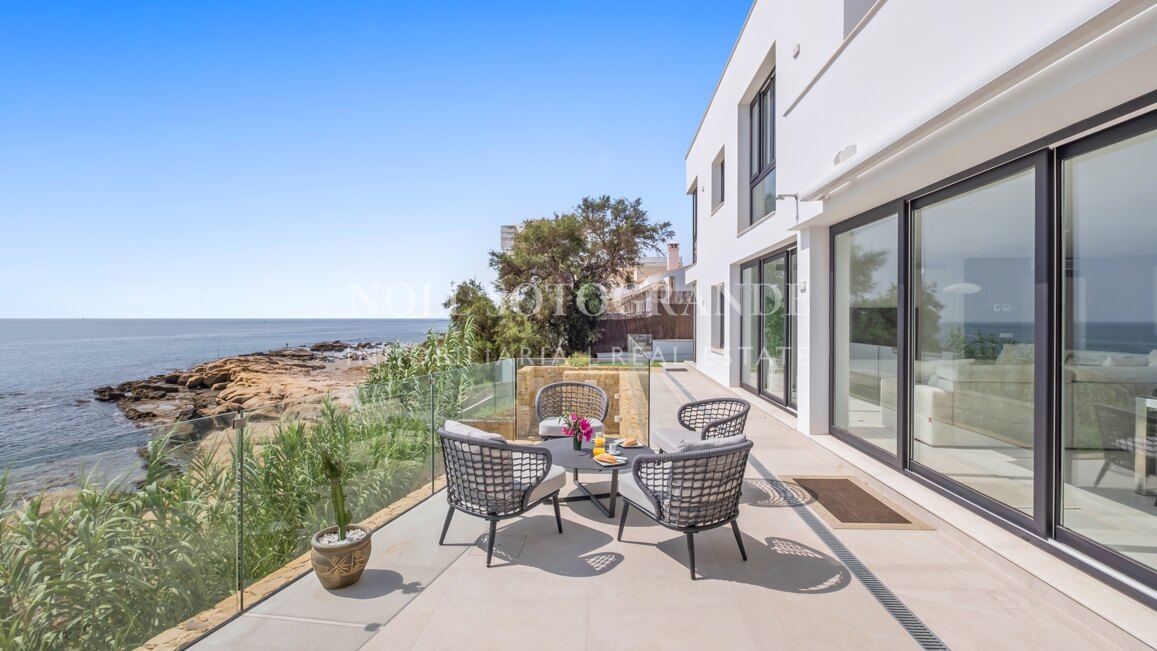 Spektakuläre Strandvilla zur Miete in Torreguadiaro, nahe Sotogrande