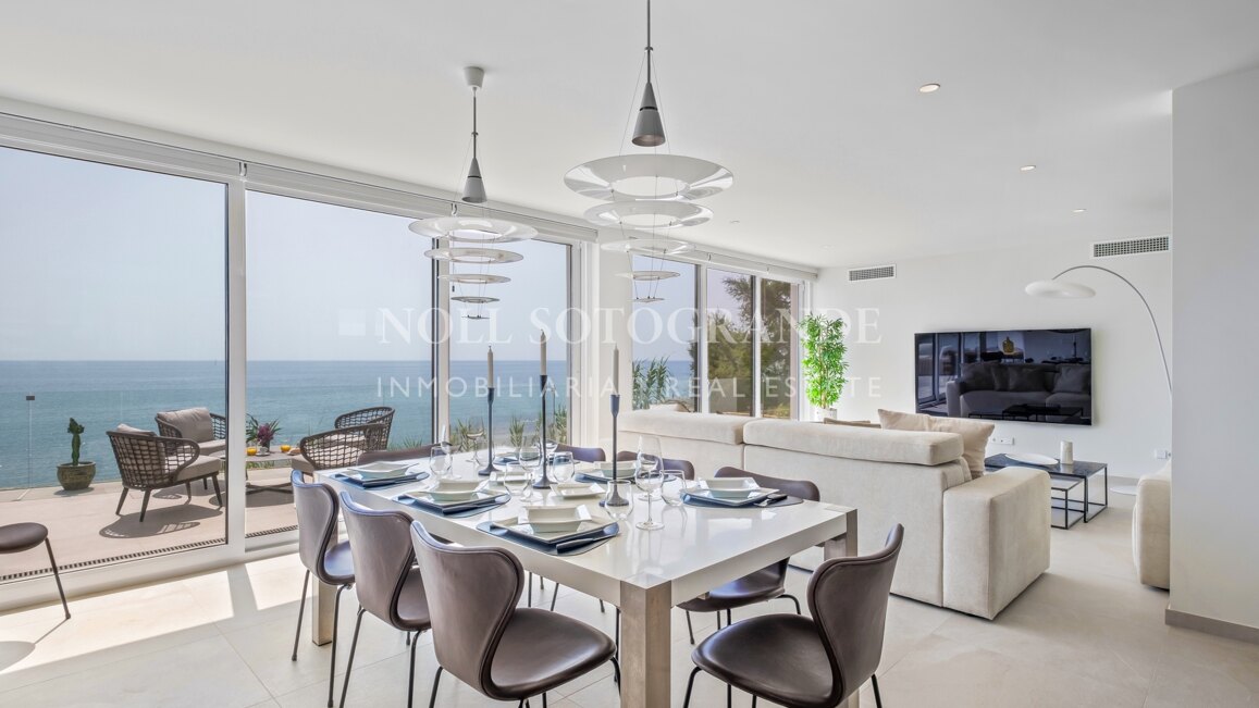 Spektakuläre Strandvilla zur Miete in Torreguadiaro, nahe Sotogrande