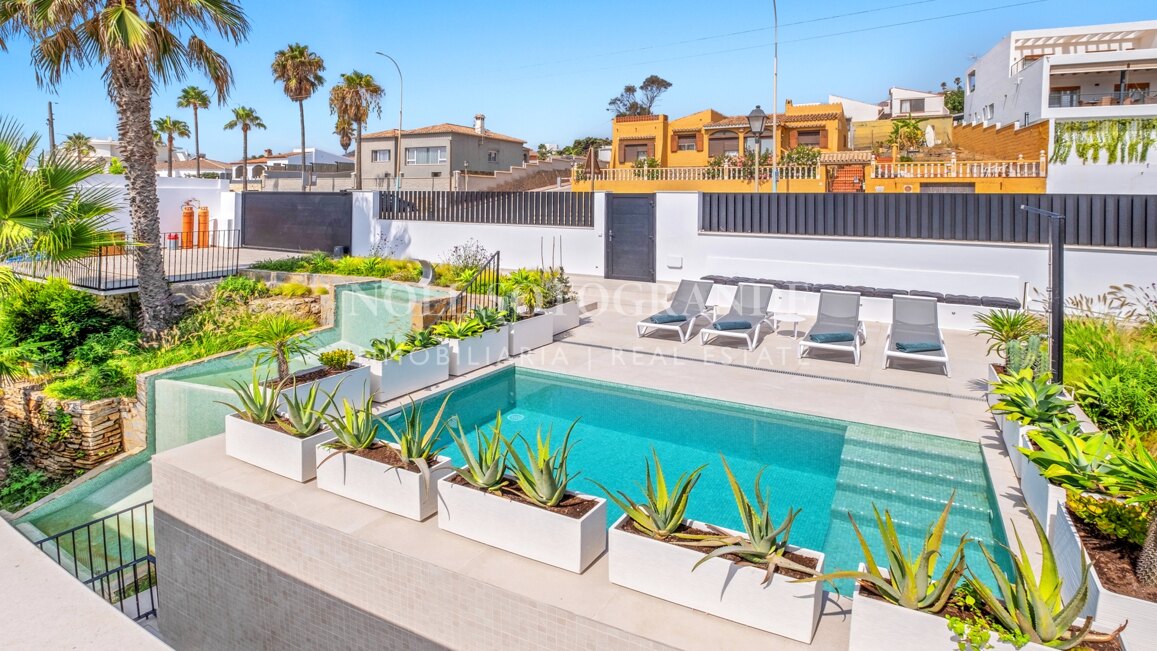 Spektakuläre Strandvilla zur Miete in Torreguadiaro, nahe Sotogrande