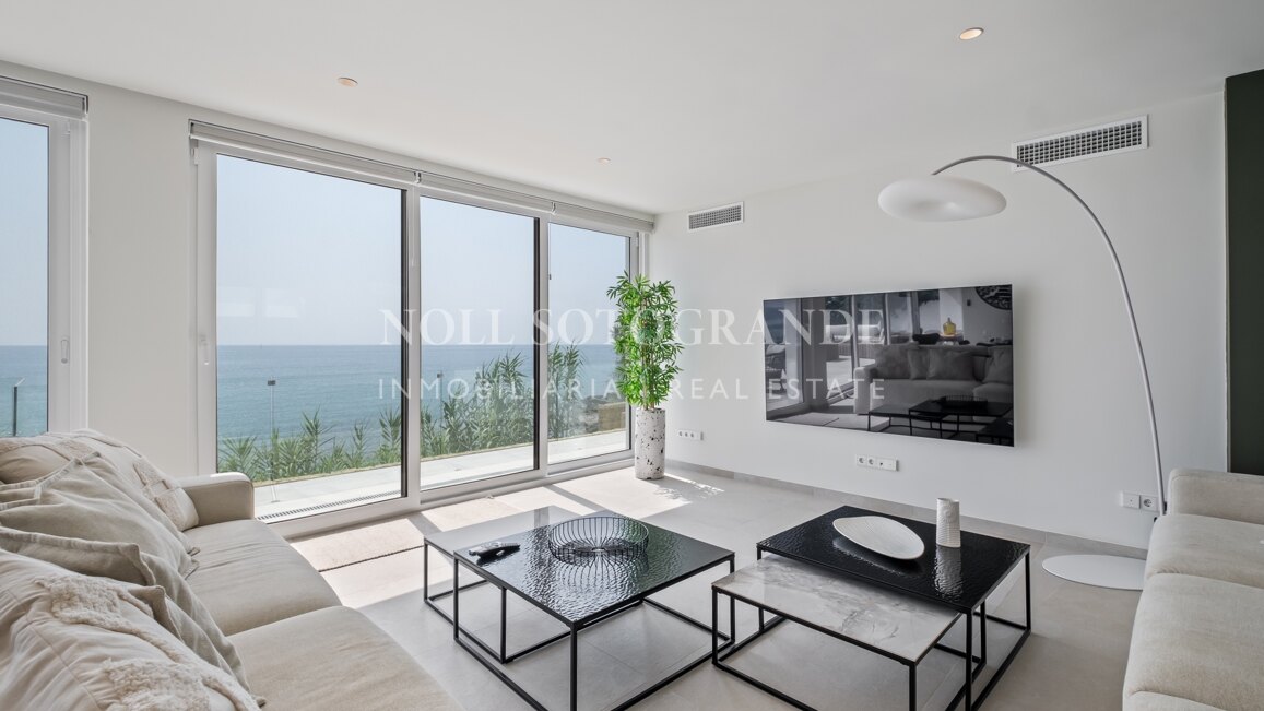 Spektakuläre Strandvilla zur Miete in Torreguadiaro, nahe Sotogrande