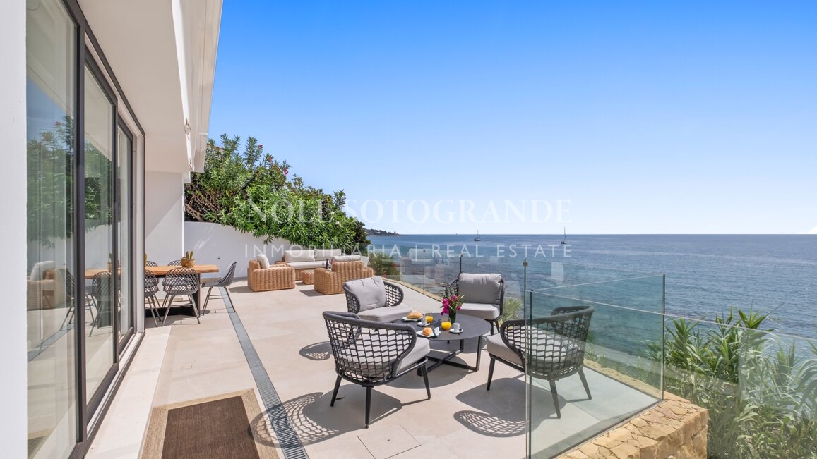 Spektakuläre Strandvilla zur Miete in Torreguadiaro, nahe Sotogrande