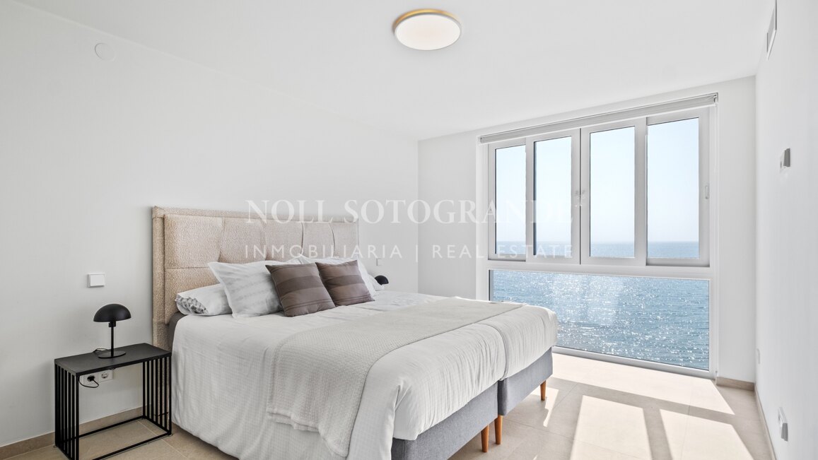 Spektakuläre Strandvilla zur Miete in Torreguadiaro, nahe Sotogrande