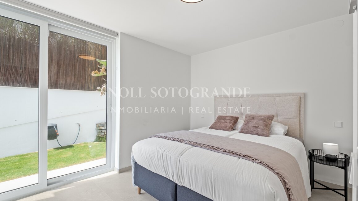 Spektakuläre Strandvilla zur Miete in Torreguadiaro, nahe Sotogrande