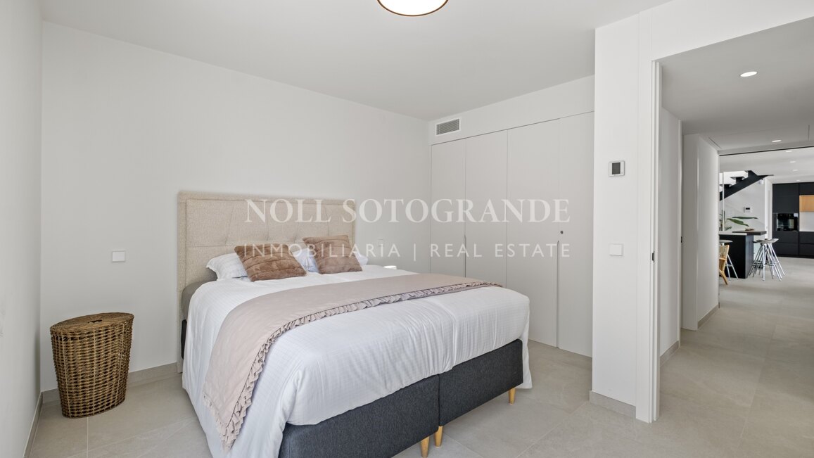 Spektakuläre Strandvilla zur Miete in Torreguadiaro, nahe Sotogrande