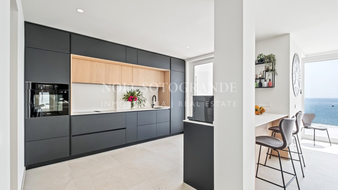 Spektakuläre Strandvilla zur Miete in Torreguadiaro, nahe Sotogrande