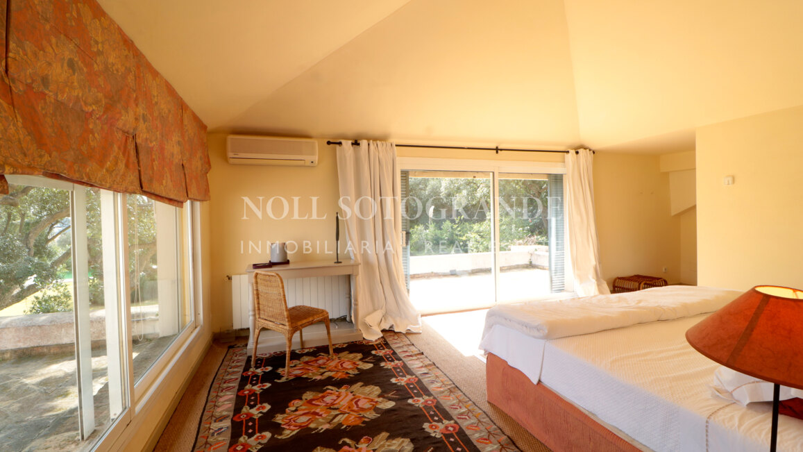 Spacious 5-Bed Villa for Sale in Altos de Valderrama, Sotogrande