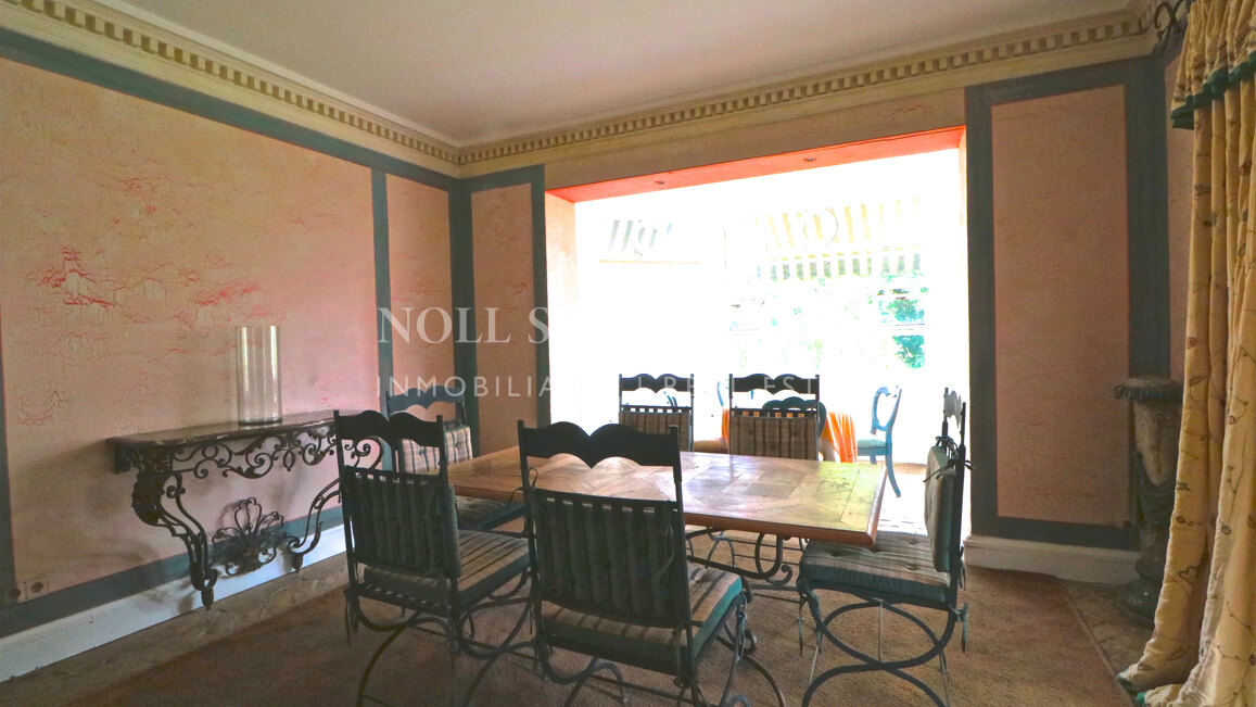 Spacious 5-Bed Villa for Sale in Altos de Valderrama, Sotogrande