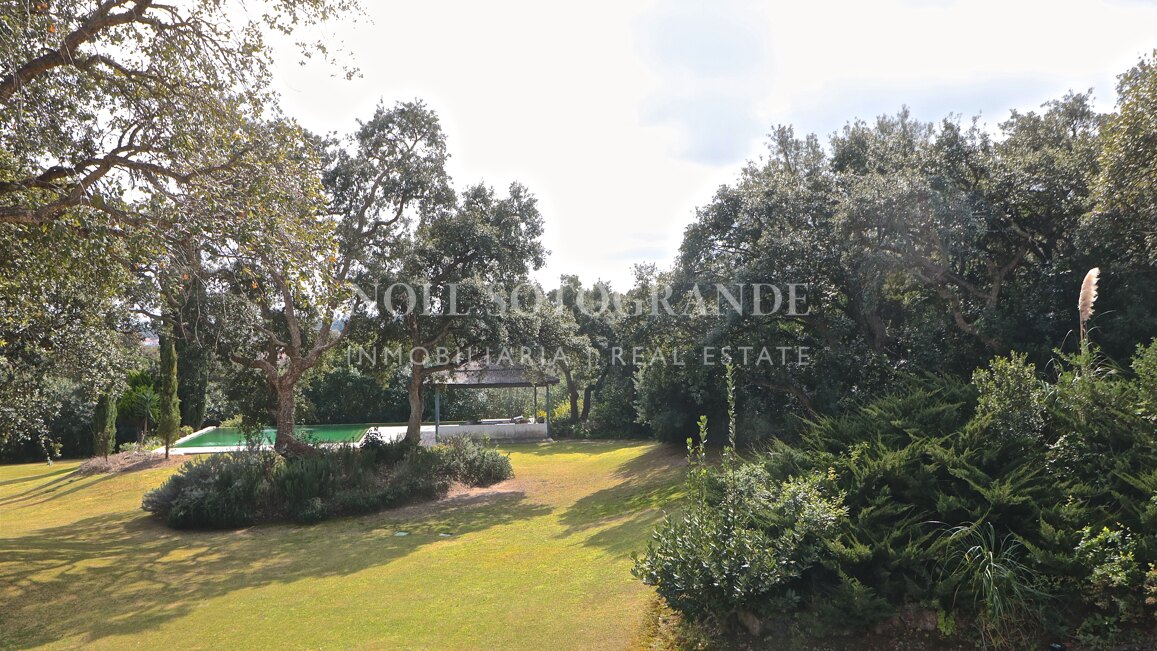 Spacious 5-Bed Villa for Sale in Altos de Valderrama, Sotogrande