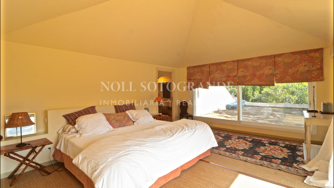 Spacious 5-Bed Villa for Sale in Altos de Valderrama, Sotogrande