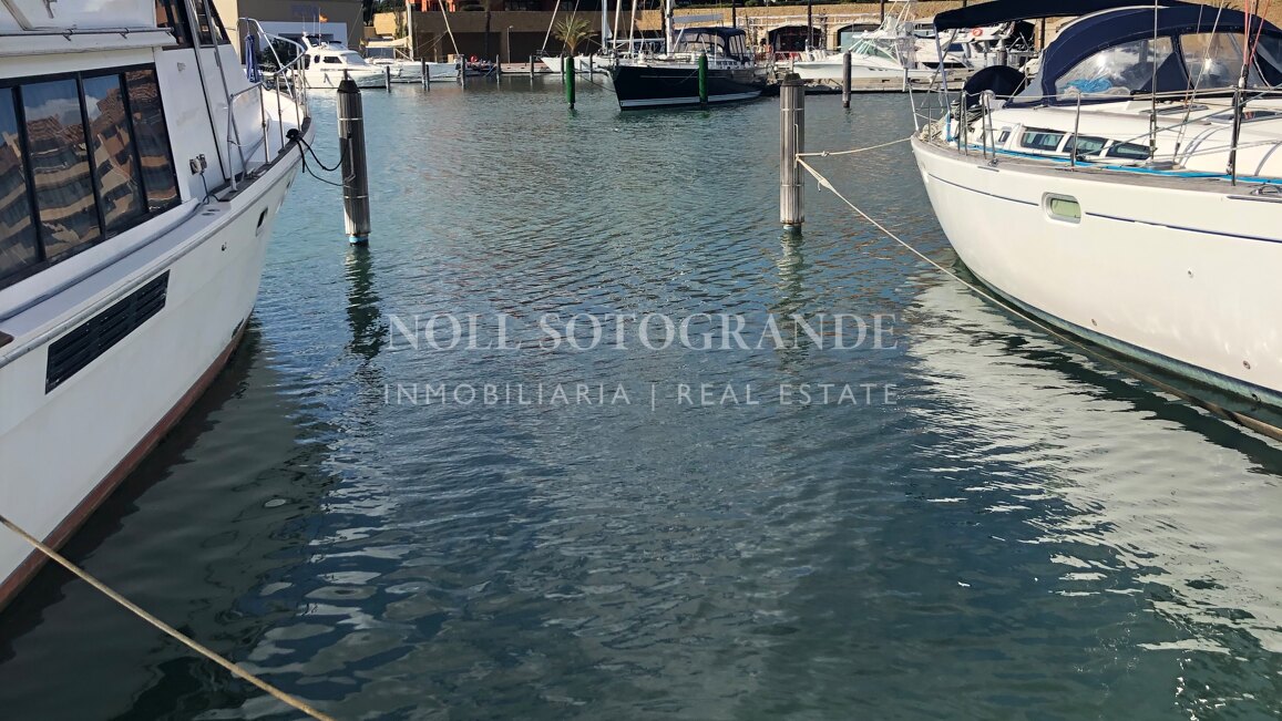 Sotogrande Marina, 15 Meter Liegeplatz zu verkaufen Ribera del Candil