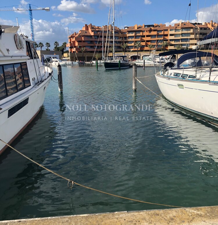 Sotogrande Marina, 15 Meter Liegeplatz zu verkaufen Ribera del Candil