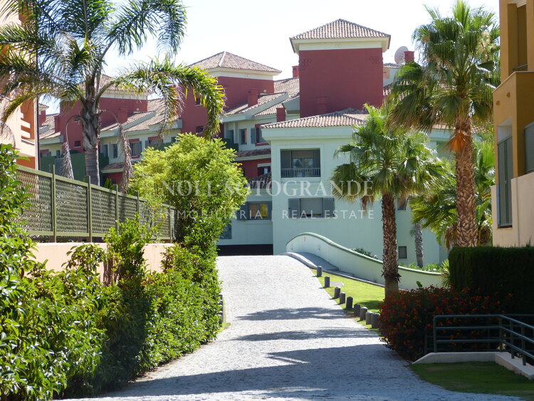 Isla Tortuga – Elegante Wohnung am Yachthafen zur Langzeitvermietung – Sotogrande