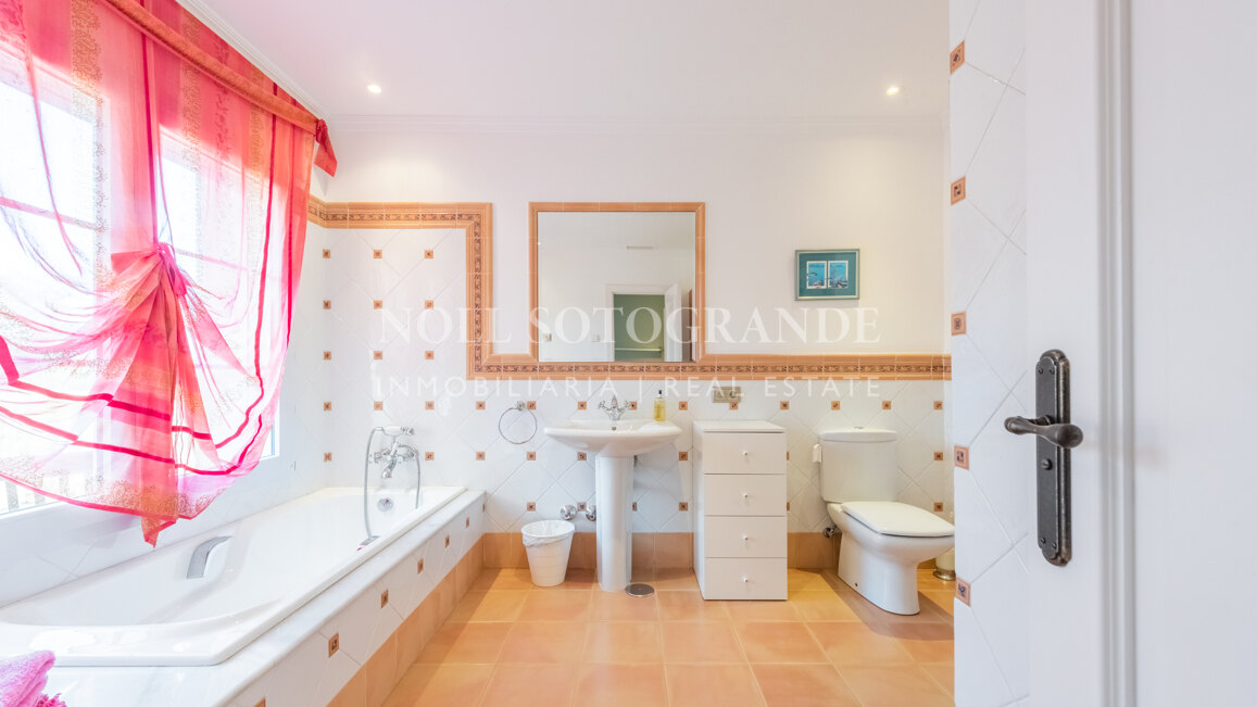 San Roque Club Golf Villa erste Linie Golf, Nähe Sotogrande.