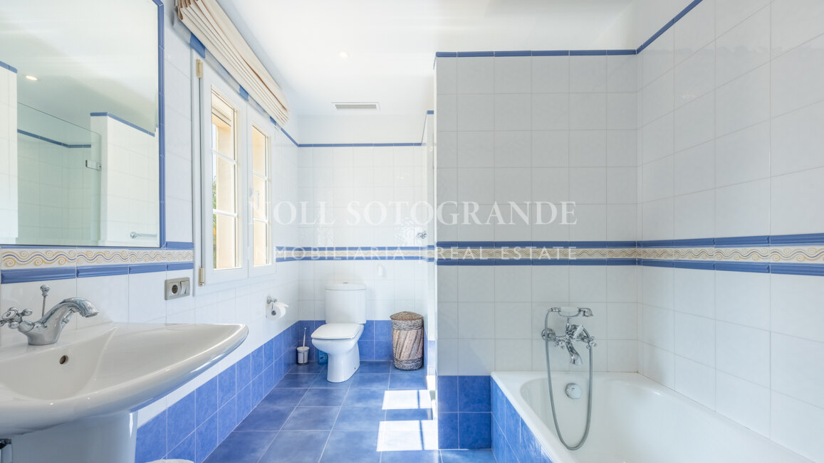 San Roque Club Golf Villa erste Linie Golf, Nähe Sotogrande.