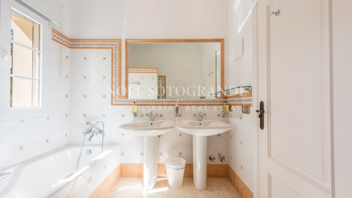 San Roque Club Golf Villa erste Linie Golf, Nähe Sotogrande.