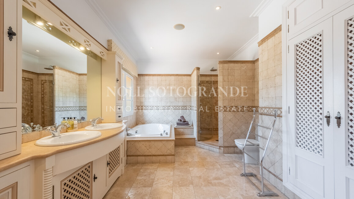 San Roque Club Golf Villa erste Linie Golf, Nähe Sotogrande.